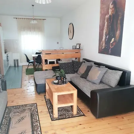 Apartmani Andrej Udbina Zewnętrze zdjęcie