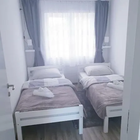 Apartmani Andrej Udbina Zewnętrze zdjęcie