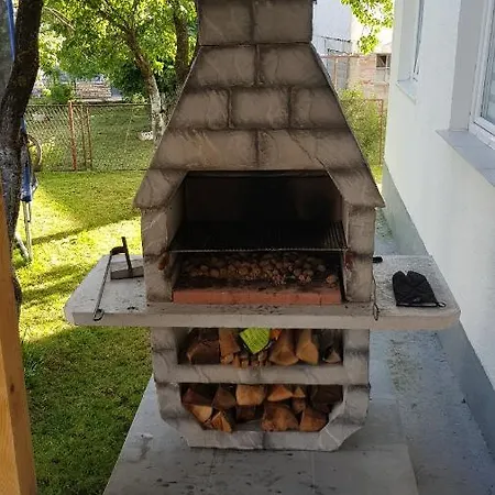Apartmani Andrej Udbina Zewnętrze zdjęcie